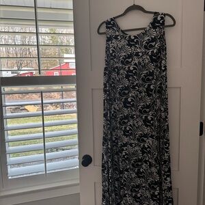Very Vineyard Black & White Sleeveless Maxi Dress